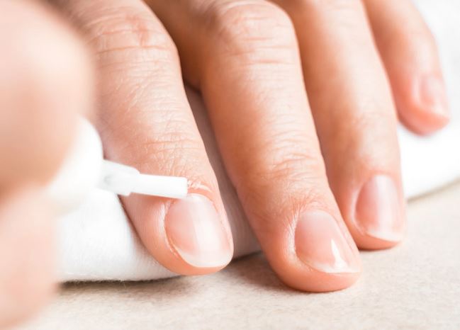  How to Moisturize Nails