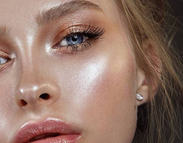  Achieving a Dewy Makeup Look: Tips and Tricks