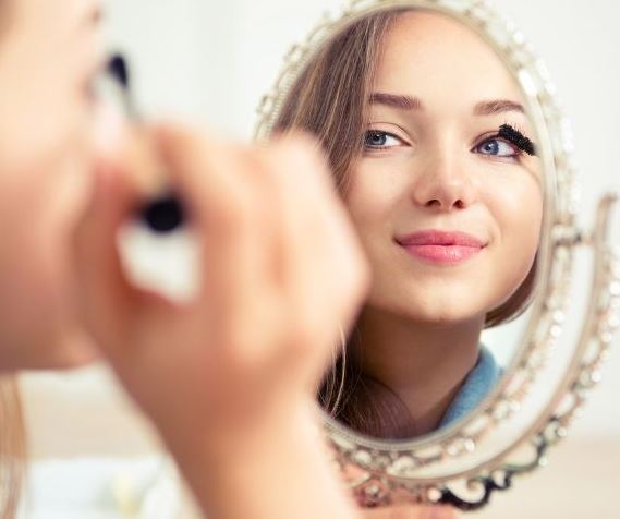  The Secrets to Long-Lasting Makeup