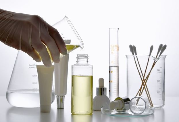  The Science of Makeup: Understanding Ingredients and Formulations
