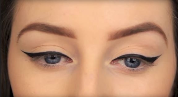 The Secrets to Creating a Flawless Winged Eyeliner