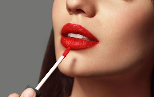 The Secrets to a Long-Wearing Lipstick