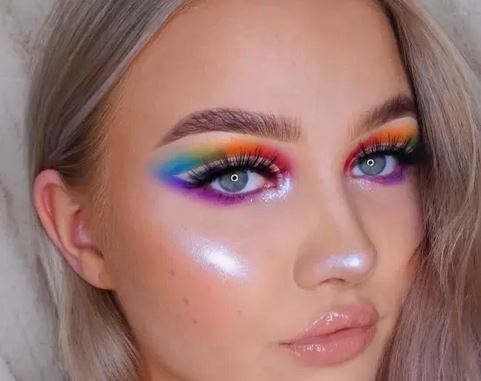  Bold and Vibrant: Exploring Creative Makeup Looks
